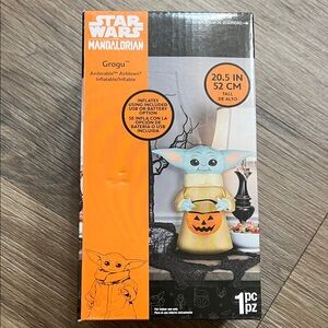 Star Wars Grogu with Pumpkin Inflatable - Orange and Green